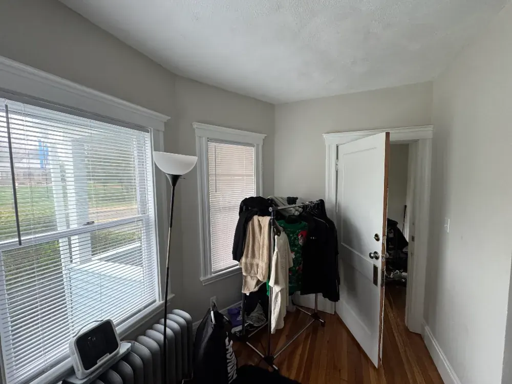 Archived listing: Cozy house right in front of Tufts JCC, a min walk from Tufts T stop